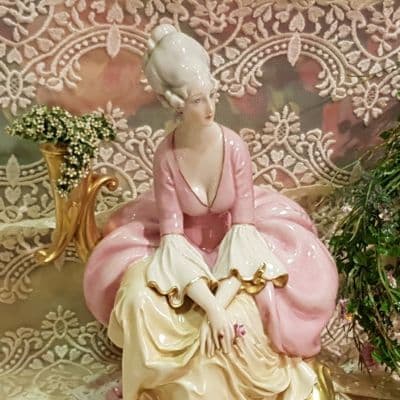 /mark_images/Capodimonte/capodimonte_figurine.jpg