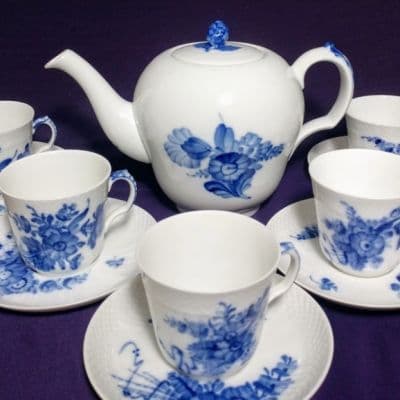 /mark_images/RoyalCopenhagen/Royal-Copenhagen-blu-flower-set.jpg