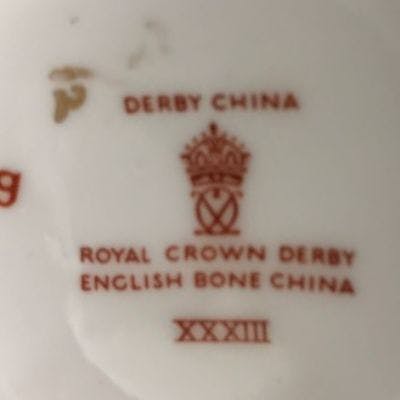/mark_images/RoyalCrownDerby/Roman/Royal-Crown-Derby-1970.jpg