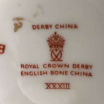 /mark_images/RoyalCrownDerby/Roman/Royal-Crown-Derby-1970.jpg