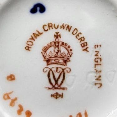/mark_images/RoyalCrownDerby/Royal-Crown-Derby-1900.jpg
