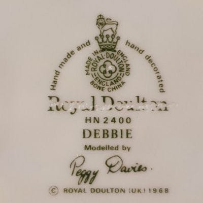 /mark_images/RoyalDoulton/Royal-Doulton-1968-2nd.jpg
